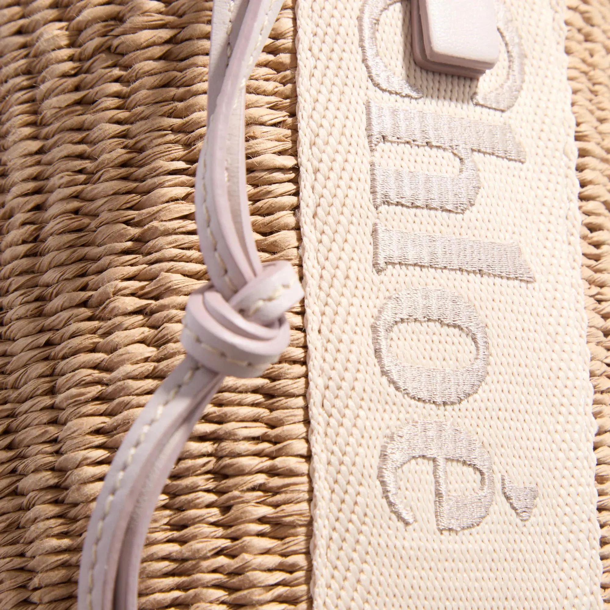   Chloé  Woody Drawstring Small Tote Bag Wild Grey  Bucket Bag 