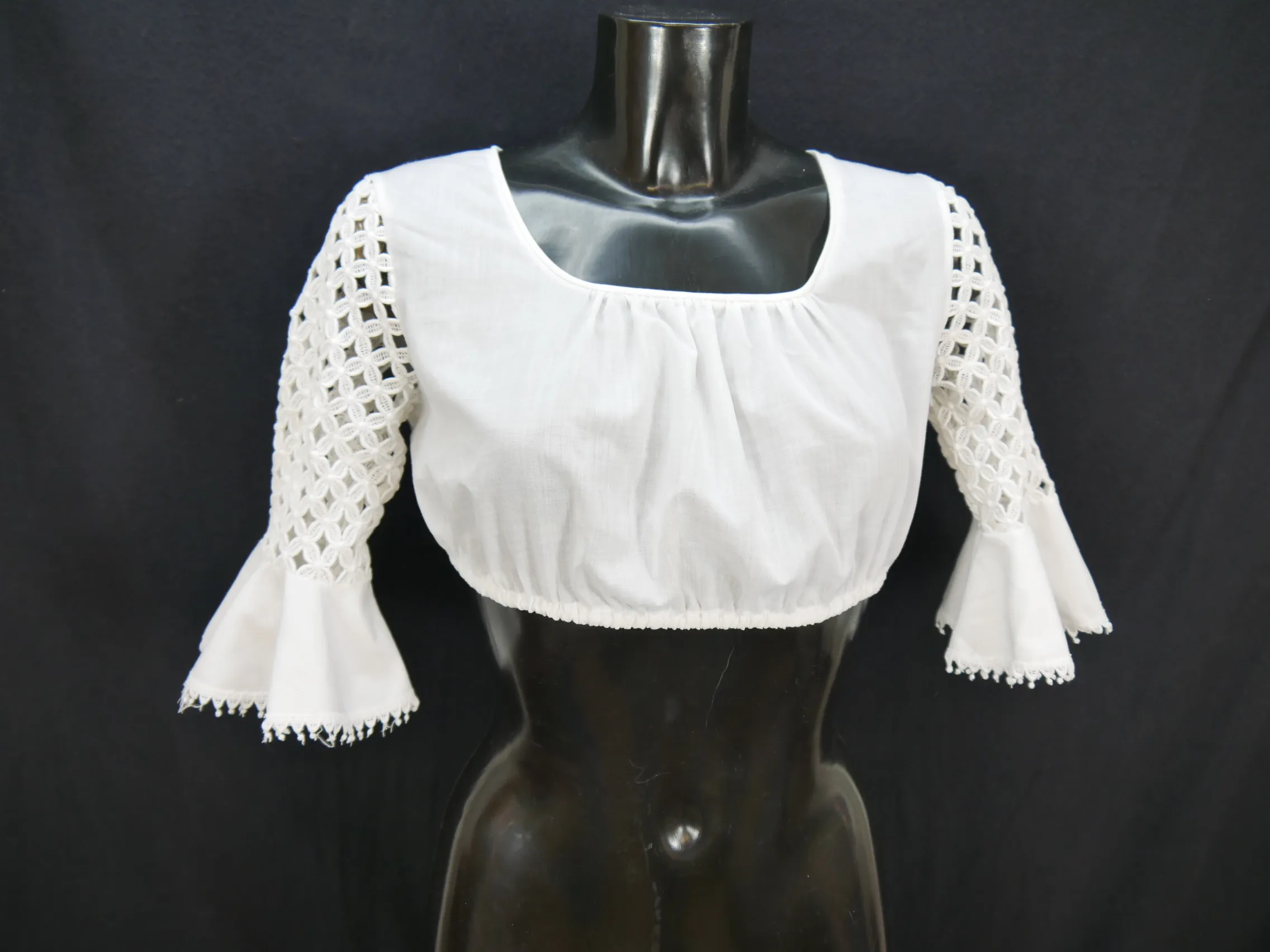 Gr.36 Dirndlbluse weiß Bluse für Dirndl Baumwollmischung mit Spitze