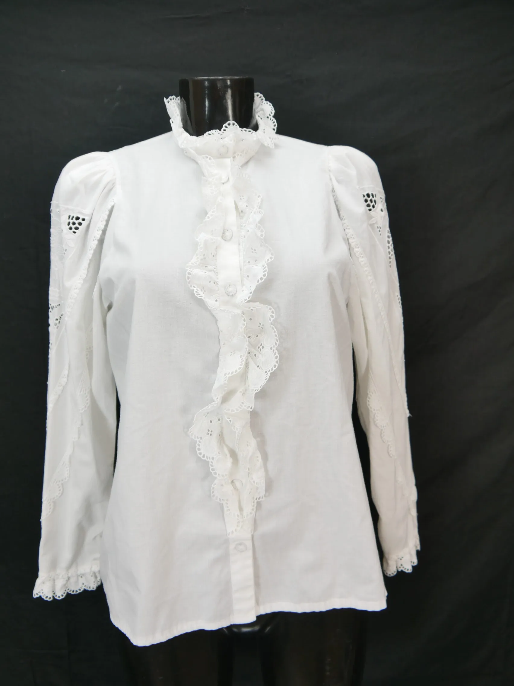 Gr.40 Trachtenbluse weiß Bluse für Dirndl mit Spitze und Stickerei TB9196