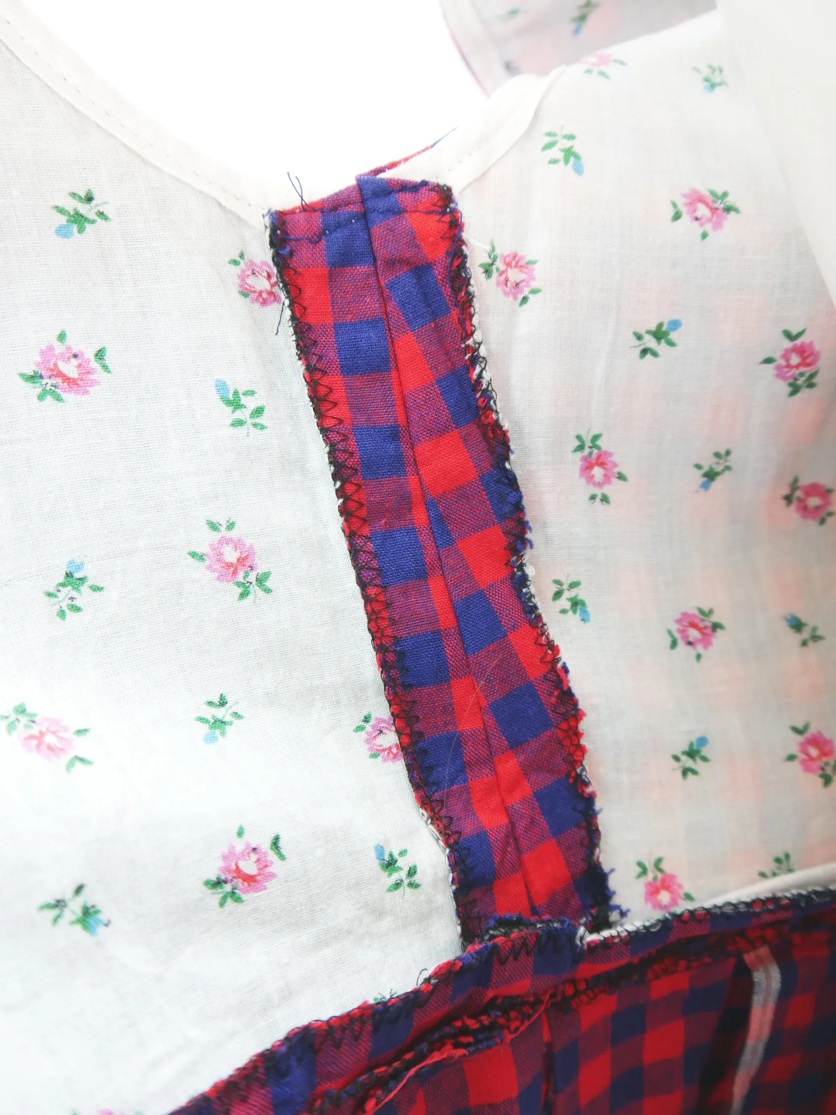 Original Münchner Dirndl rot blau kariert fabelhaftes Dirndl mit Schürze Gr.34