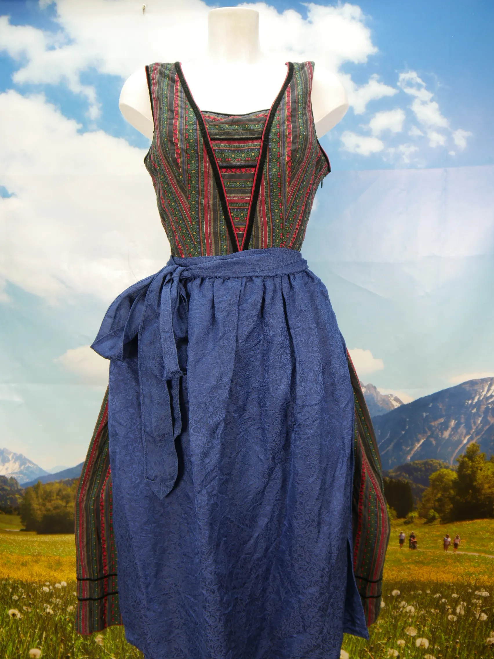 Salzburger Dirndl Baumwolle mit Glitzer Samtborte süßes Dirndl mit Schürze Gr.38