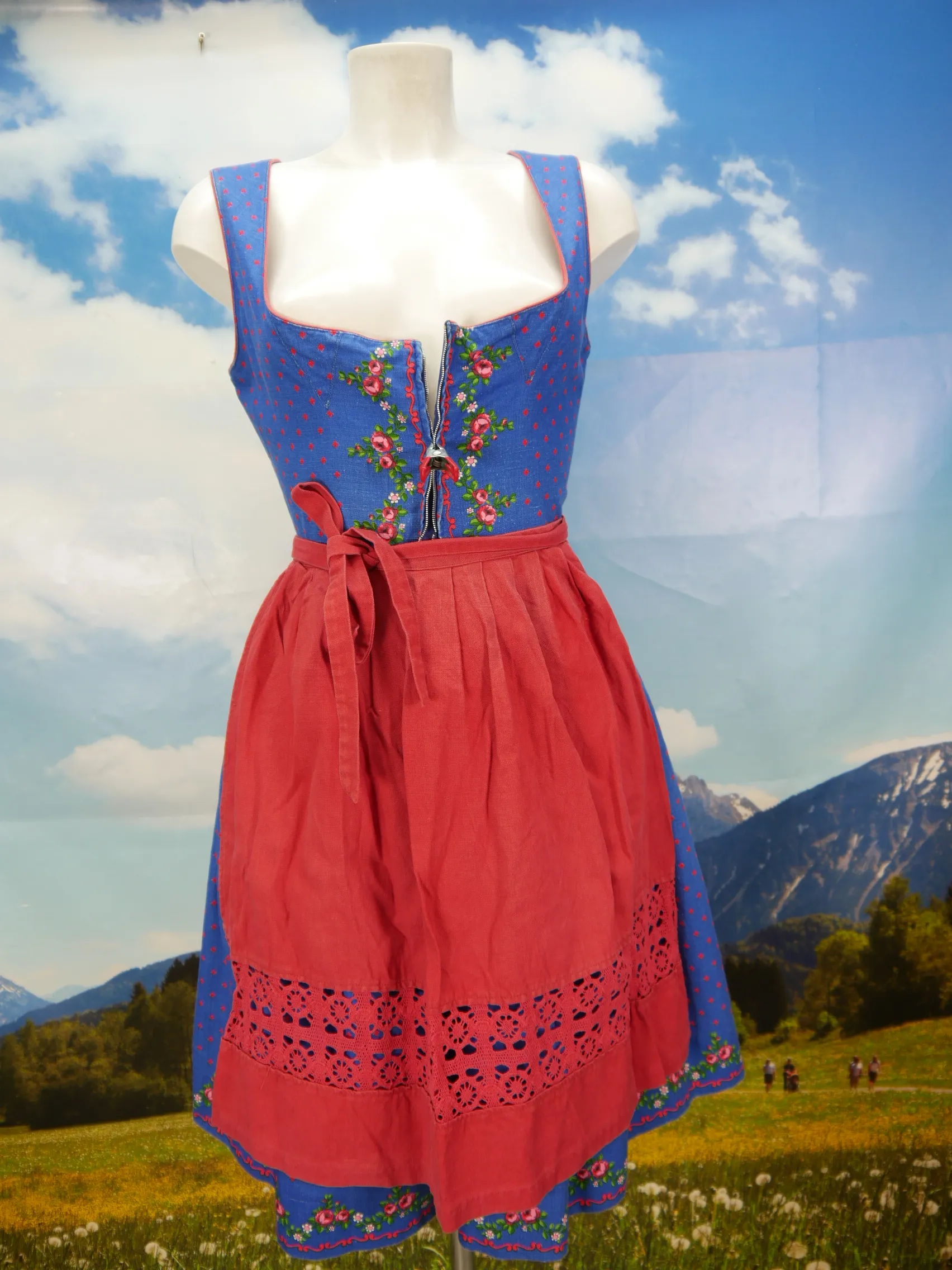 Salzburger Trachten Balkonett mit Blumen süßes Vintage Dirndl mit Schürze Gr.40