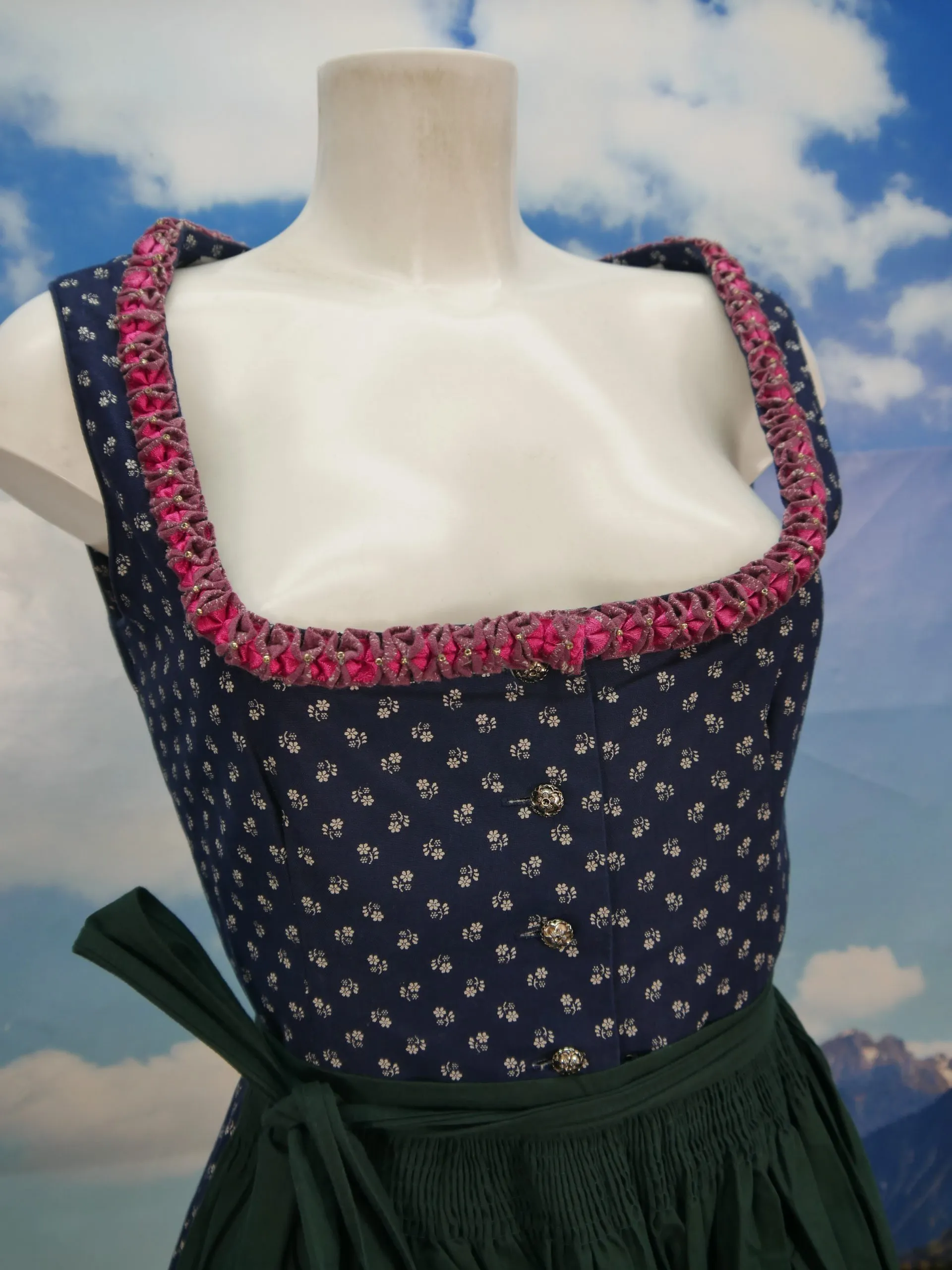 Upcycling Handarbeit Borte blau Vintage Balkonett Dirndl mit Schürze Gr.42